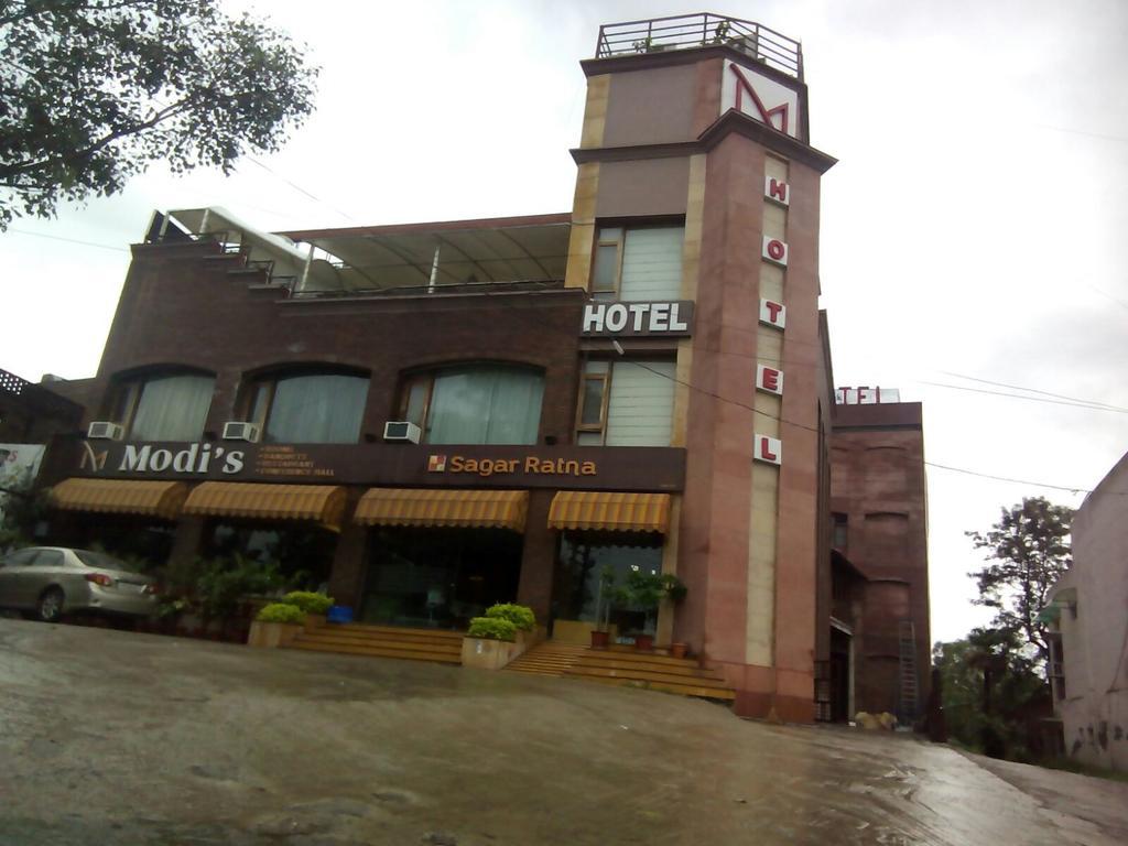 Modi Hotel & Resorts Pinjaur ภายนอก รูปภาพ