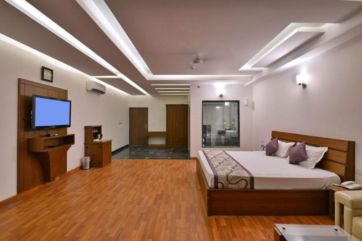 Modi Hotel & Resorts Pinjaur ภายนอก รูปภาพ