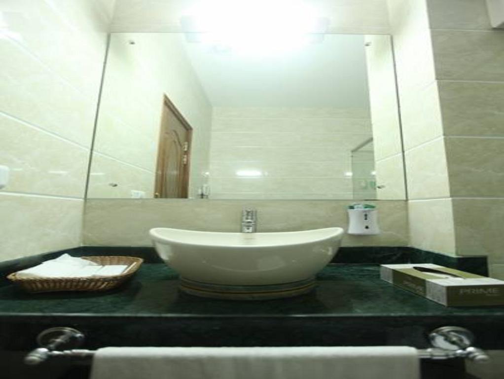 Modi Hotel & Resorts Pinjaur ภายนอก รูปภาพ