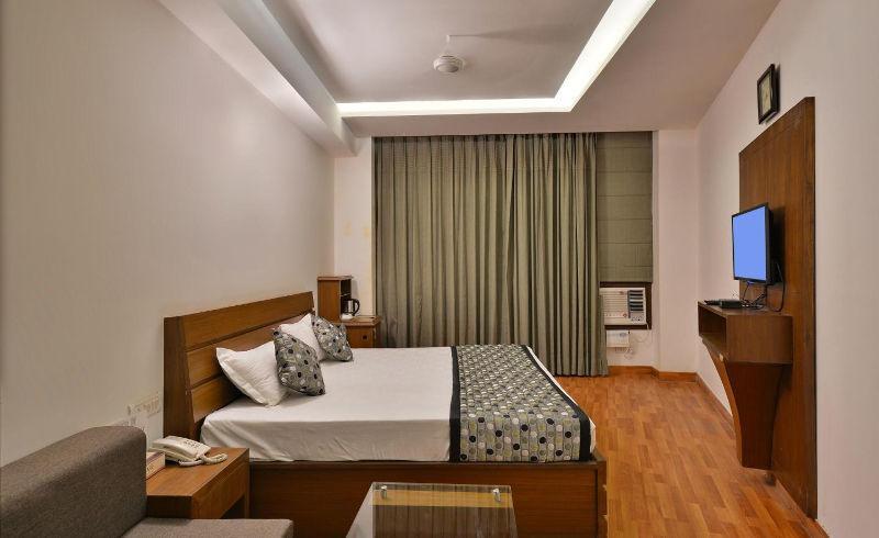 Modi Hotel & Resorts Pinjaur ภายนอก รูปภาพ